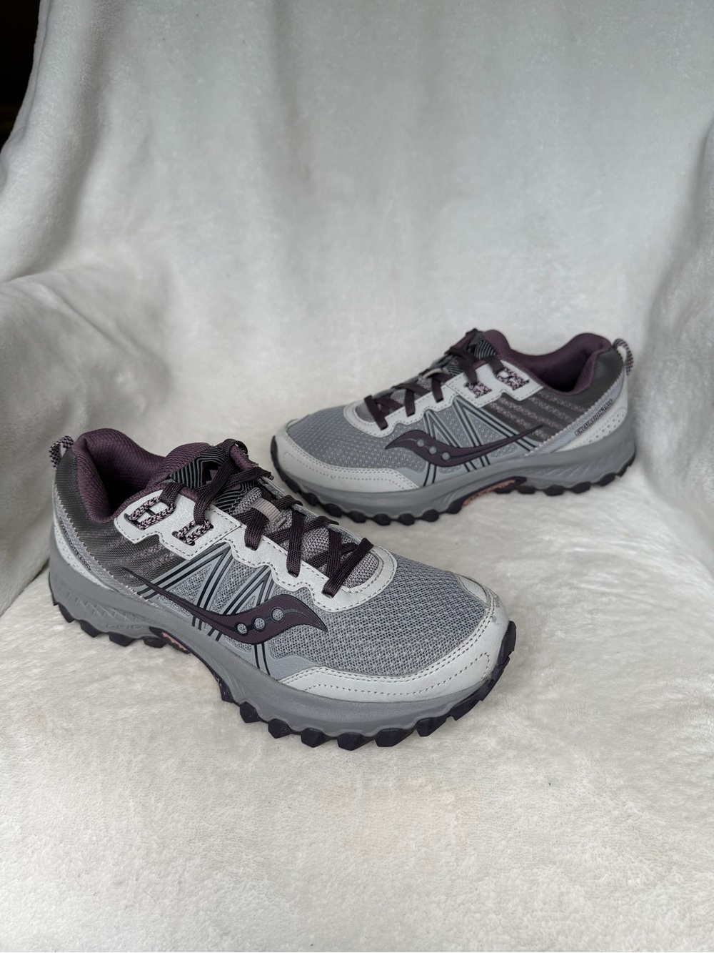 Saucony Excursion TR14 Sneakers Womens 8 Gray Purple Trail Running Walking Shoe
